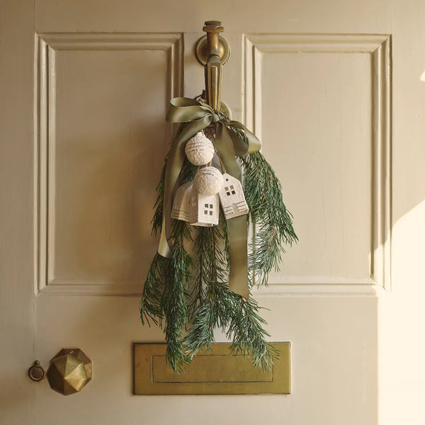 Neptune Seasonal_Christmas_Christmas tree decorations default Eden Baubles, White - Set of 4