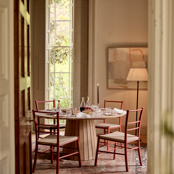Neptune Tables 6 seater Stratford Round Dining Table
